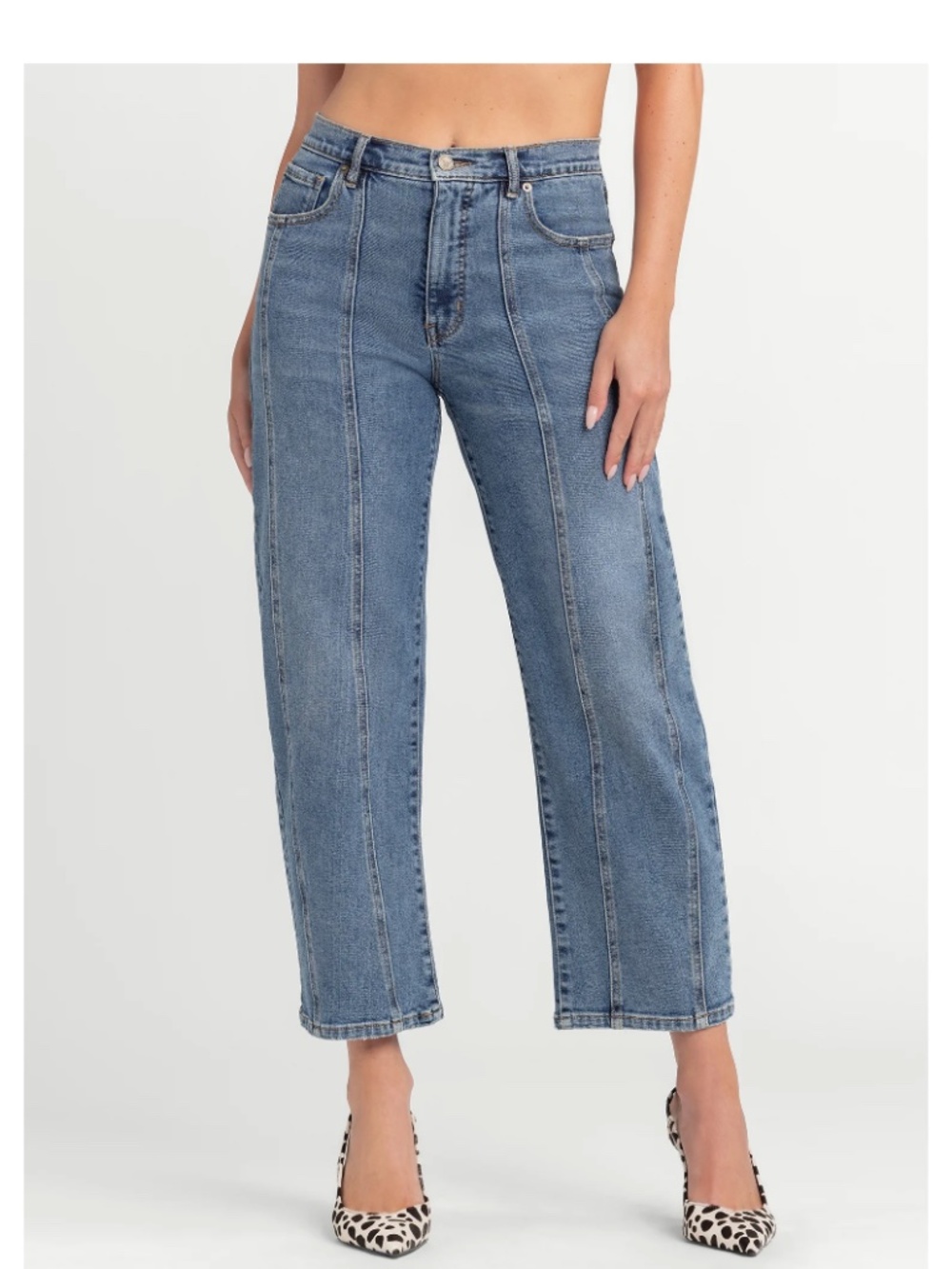 Jessica Simpson Women's and Women's Plus Myrtle Barrel Leg Jeans, Sizes 6, 10 - Picture 2 of 8